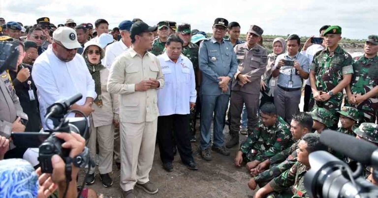 Menteri Pertanian RI Kunker ke Lahan Cetak Sawah di Kecamatan Dadahup